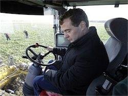 Медведев предпочел сельское хозяйство обязательствам ВТО