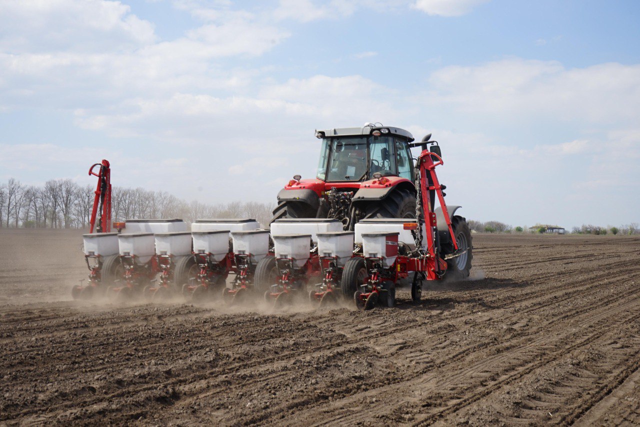В Запорожской области завершается весенняя посевная кампания 2024