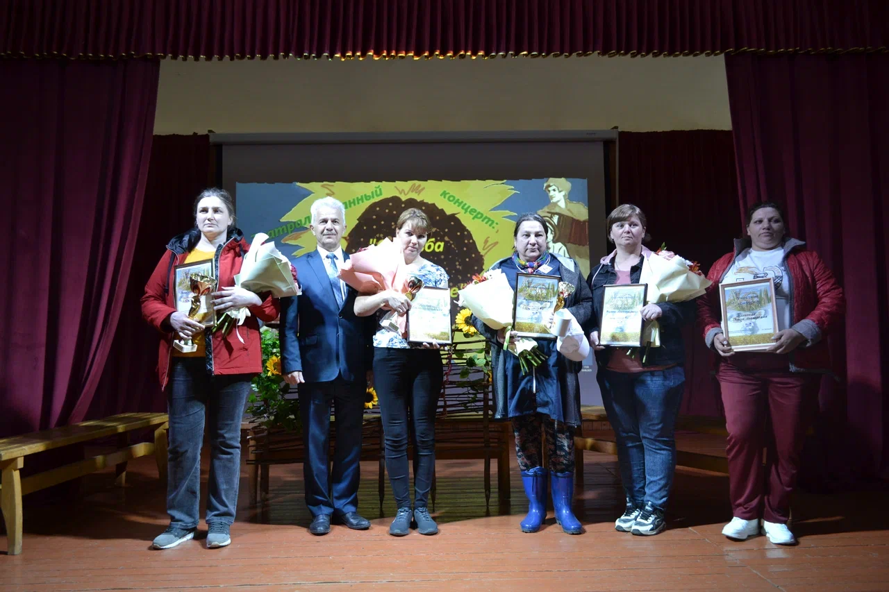 В Новгородской области определили лучших мастеров машинного доения коров