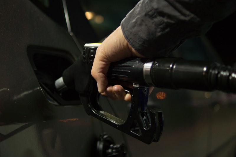 Обзор розничных цен на моторное топливо в Псковской области