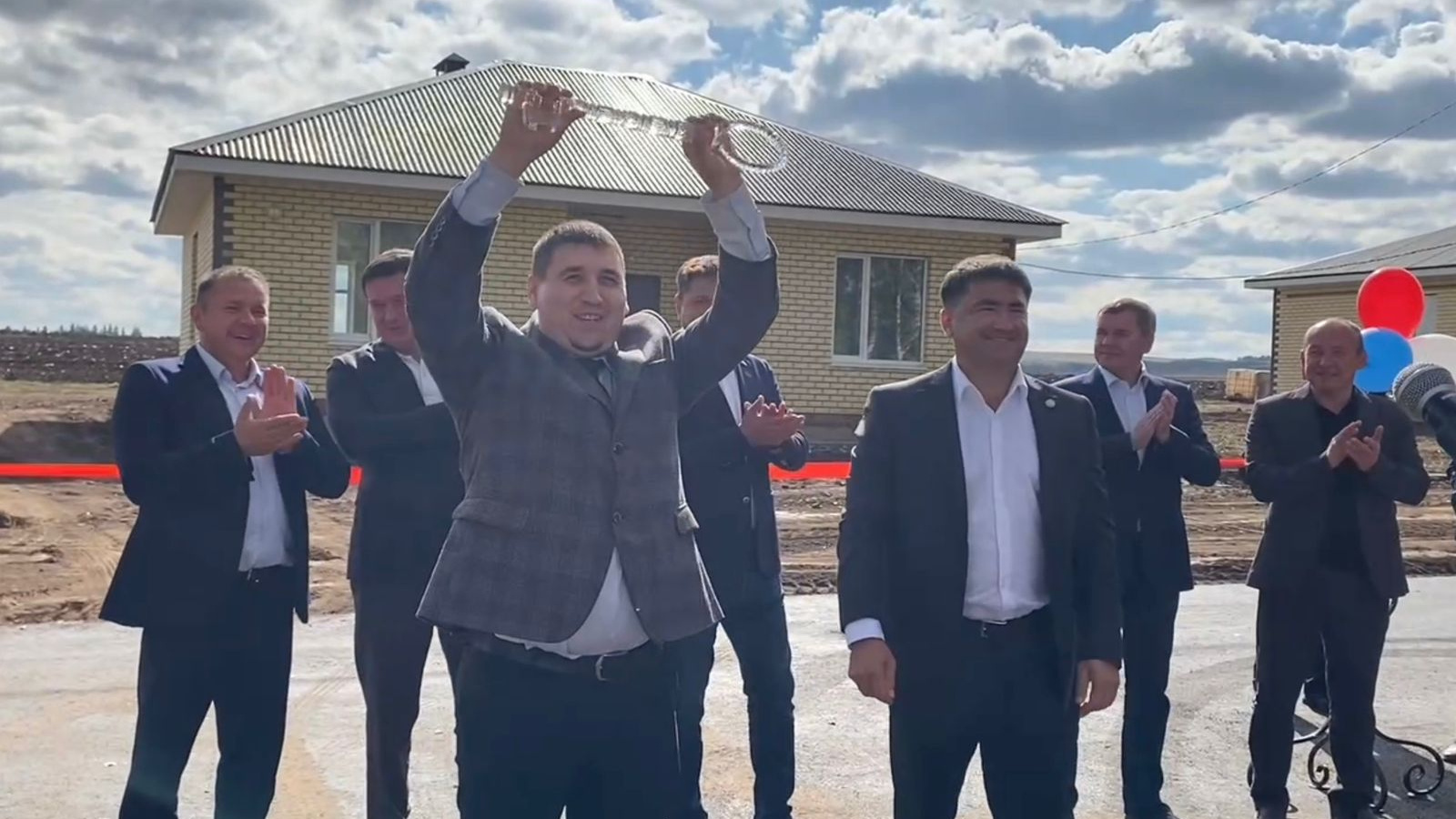 Тридцать семей Кукморского района Татарстана получили ключи от новых домов по программе «Комплексное развитие сельских территорий»