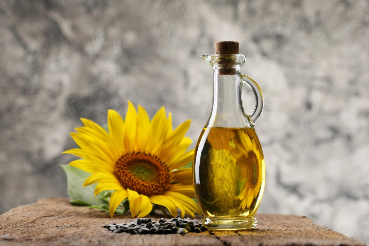 В РФ приостановлено действие экспортных пошлин на подсолнечное масло