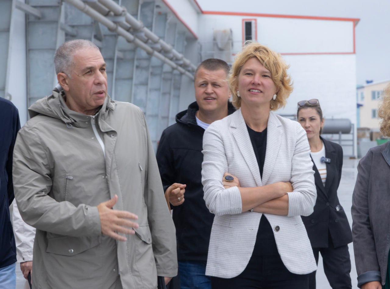 Оксана Лут ознакомилась с развитием рыбной отрасли и АПК Сахалинской области