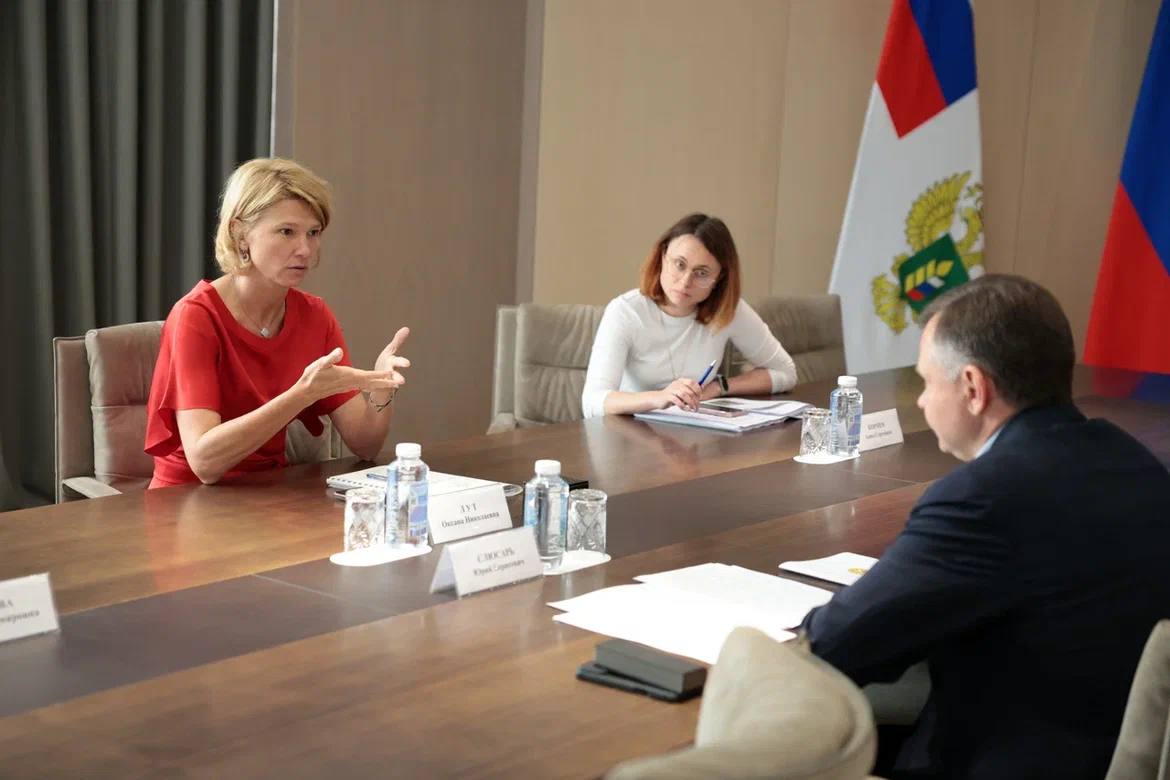 Оксана Лут и Юрий Слюсарь обсудили ключевые точки роста АПК Ростовской области