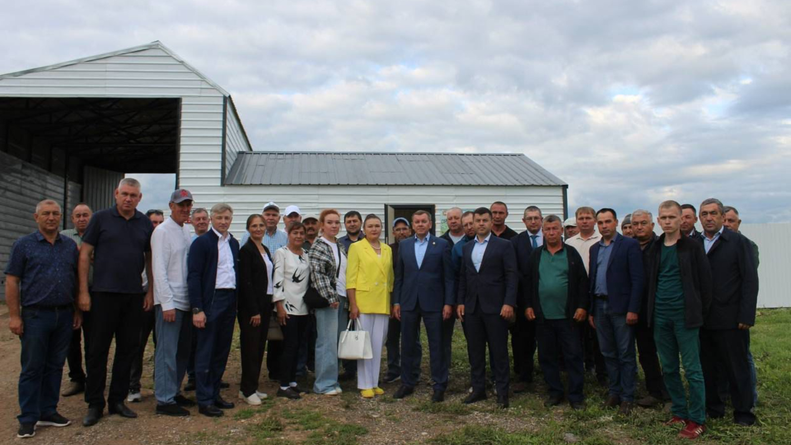 Глава Минсельхозпрода Республики Татарстан с рабочим визитом посетил Аксубаевский район Татарстана