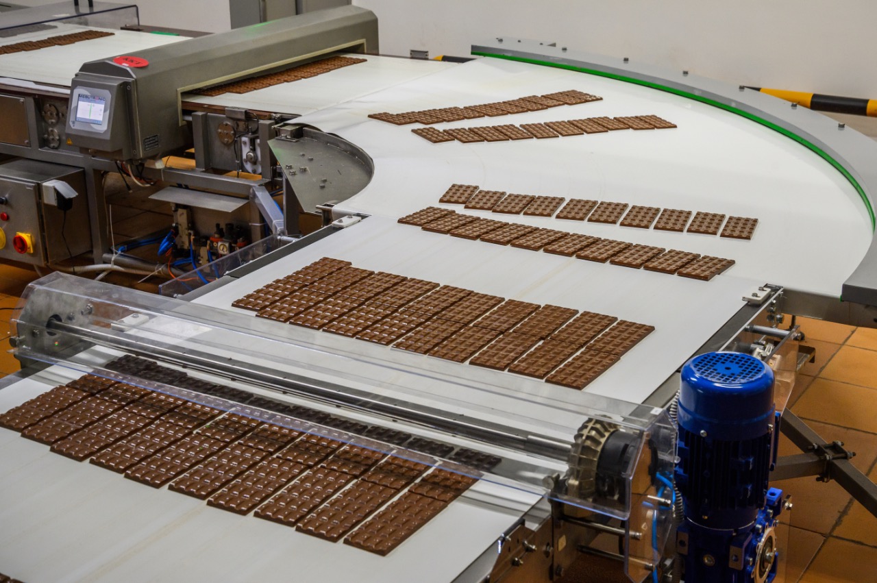 К концу года в Подмосковье запустят новый завод по выпуску кондитерской продукции мощностью 50 тысяч тонн в год