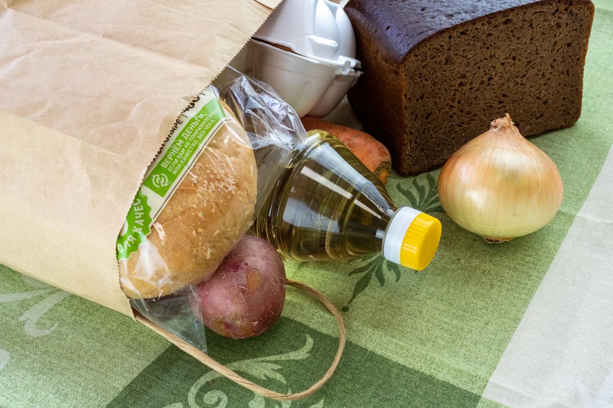 Социально значимые продукты в сетевой рознице РФ в марте подешевели на 5% — АКОРТ