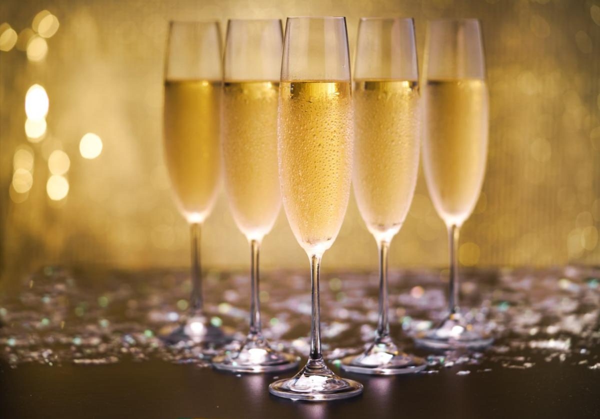 Продажи российского игристого вина в 2025 году выросли — эксперты