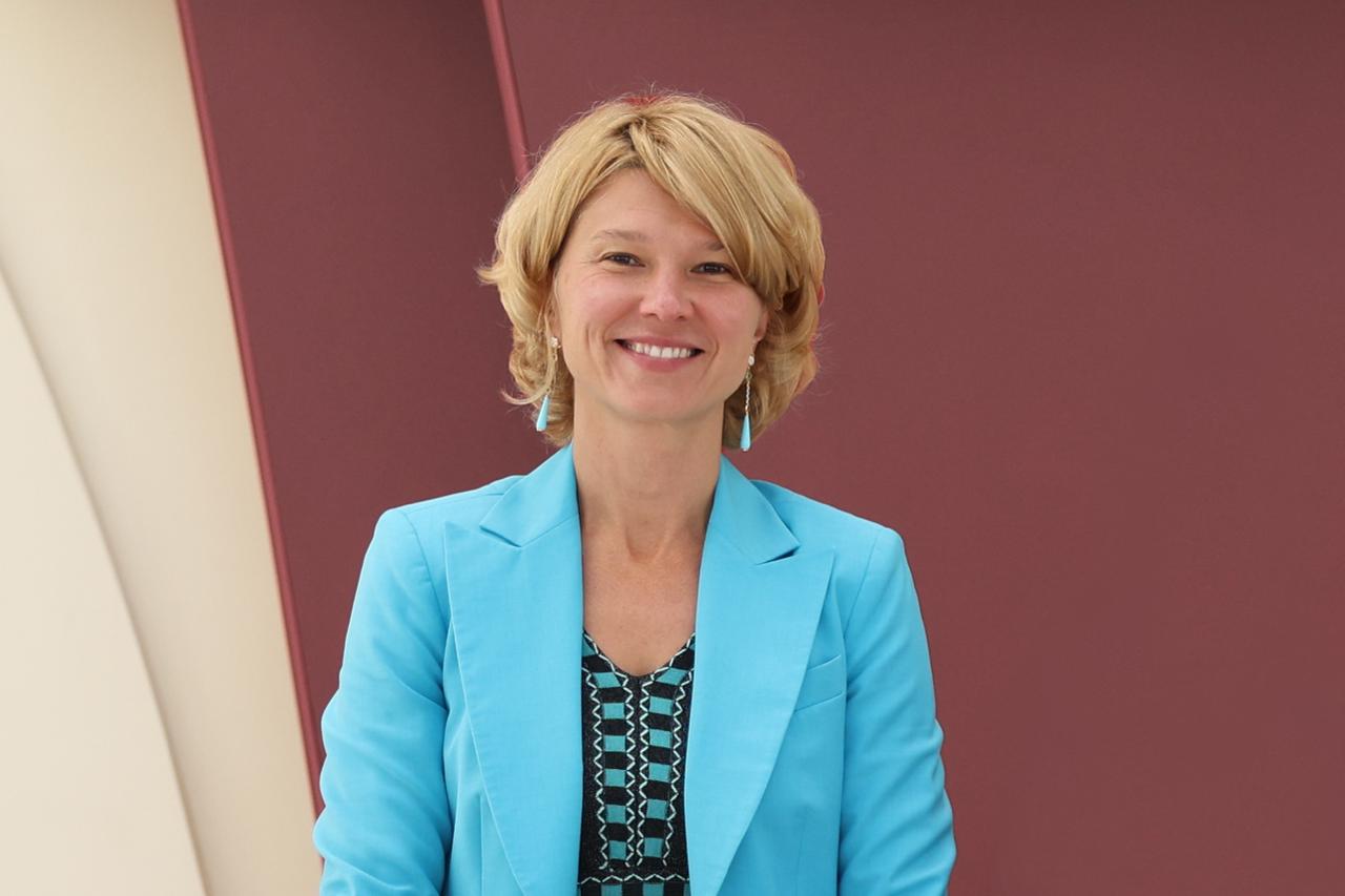 Поздравление Оксаны Лут с Днем преподавателя высшей школы