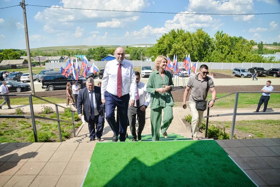 Оксана Лут дала старт новому молочному производству в Оренбургской области