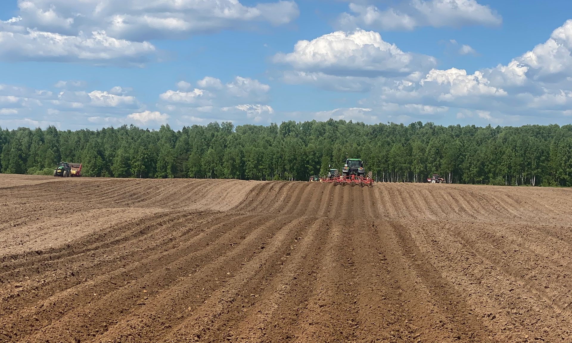 Аграрии Луганской и Донецкой Народных Республик посетили сельхозпредприятия Брянской области 