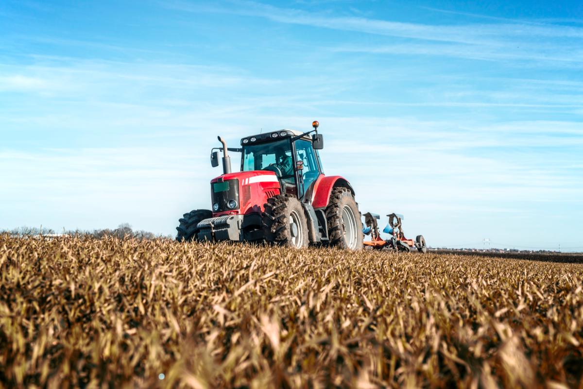 В Татарстане к весенним полевым работам отремонтировано 9 тыс. тракторов