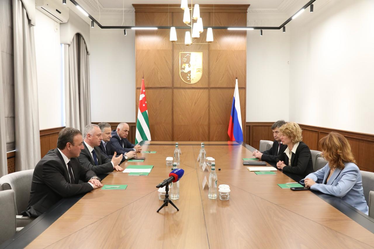 Оксана Лут и Президент Абхазии Бадра Гунба обсудили развитие взаимодействия стран в АПК