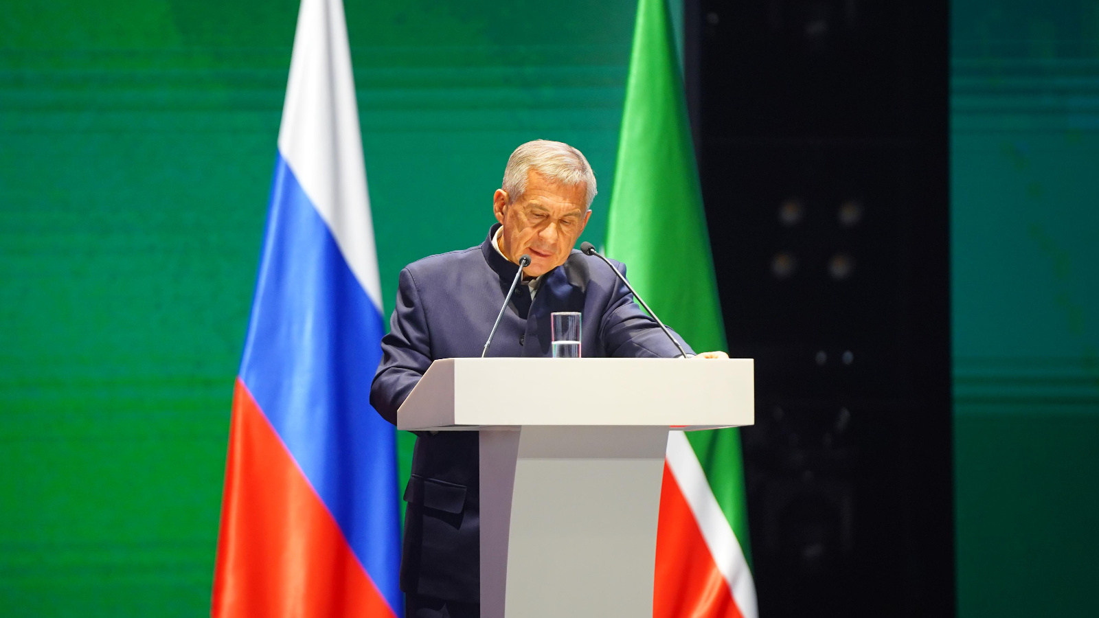 Рустам Минниханов ознакомился с достижениями агропромышленного комплекса на выставке «Казань Агро 2025»