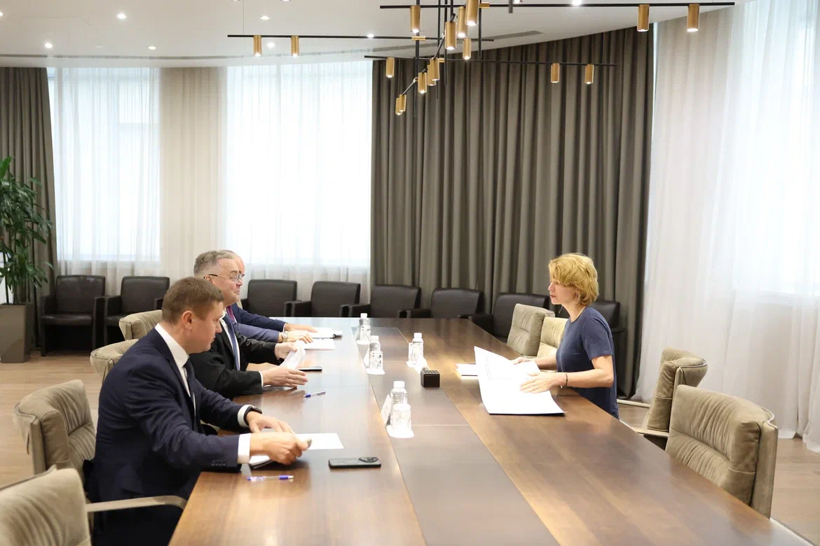 Оксана Лут и Владимир Владимиров обсудили результаты работы ставропольского АПК