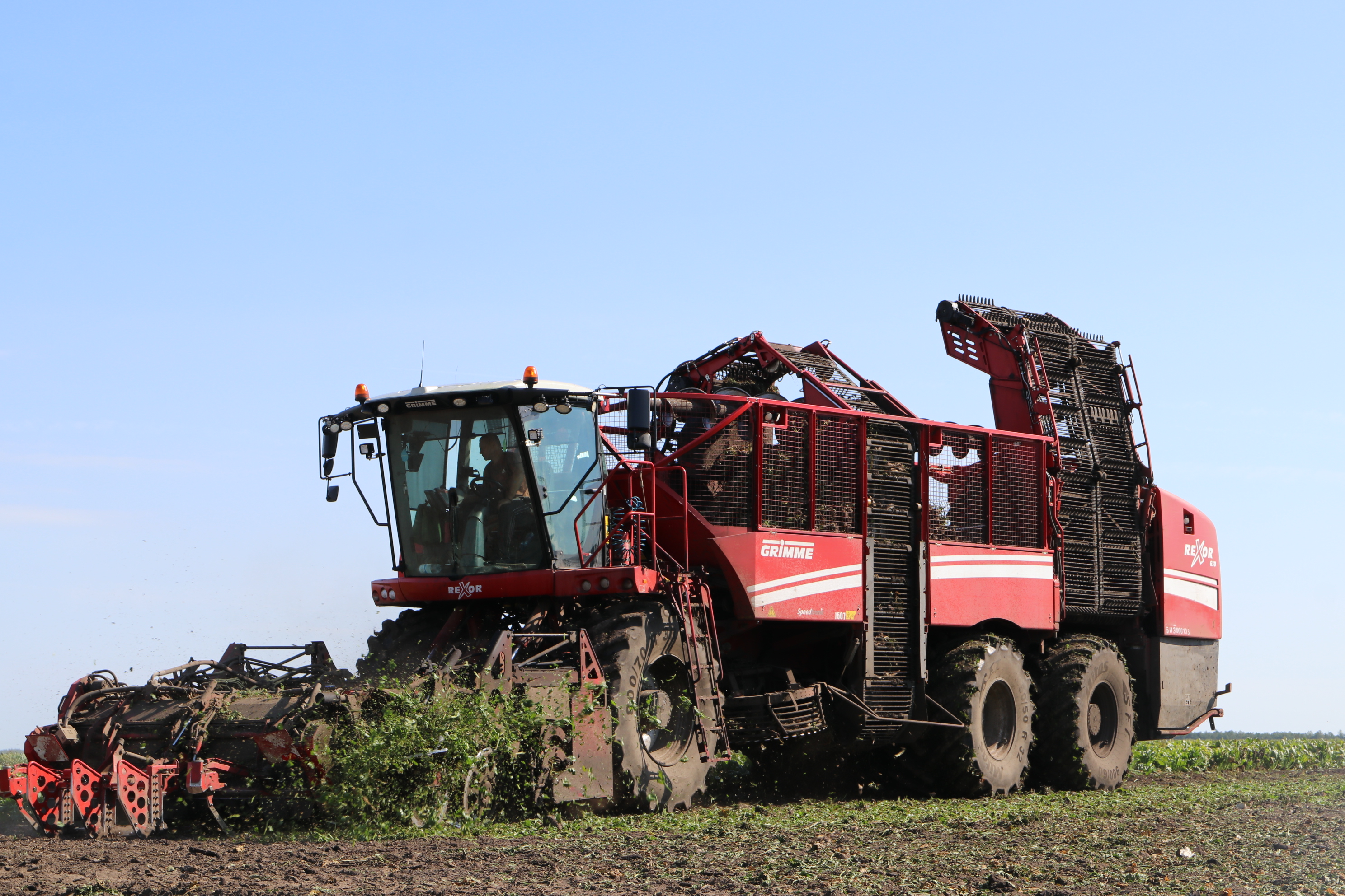 Первый миллион тонн сахарной свёклы собрали аграрии Липецкой области