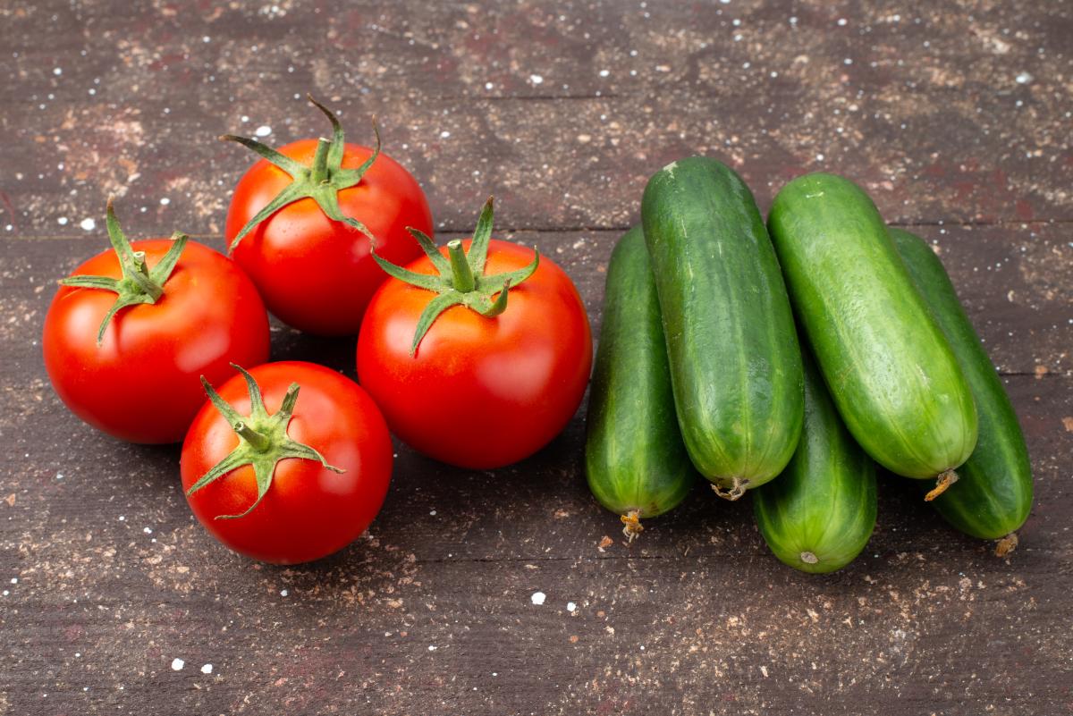 В Самарском регионе за неделю подешевели огурцы и помидоры