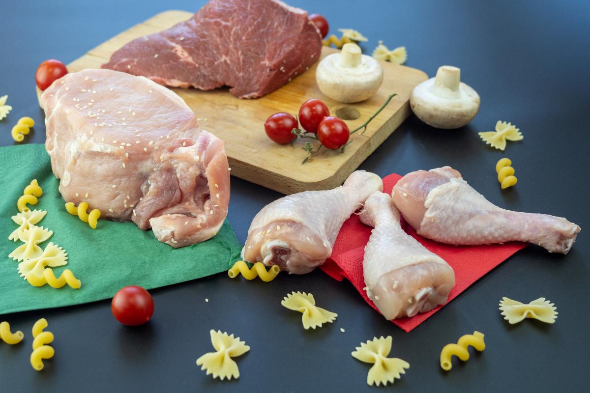 В Красноярском крае выросли запасы свинины и мяса птицы 