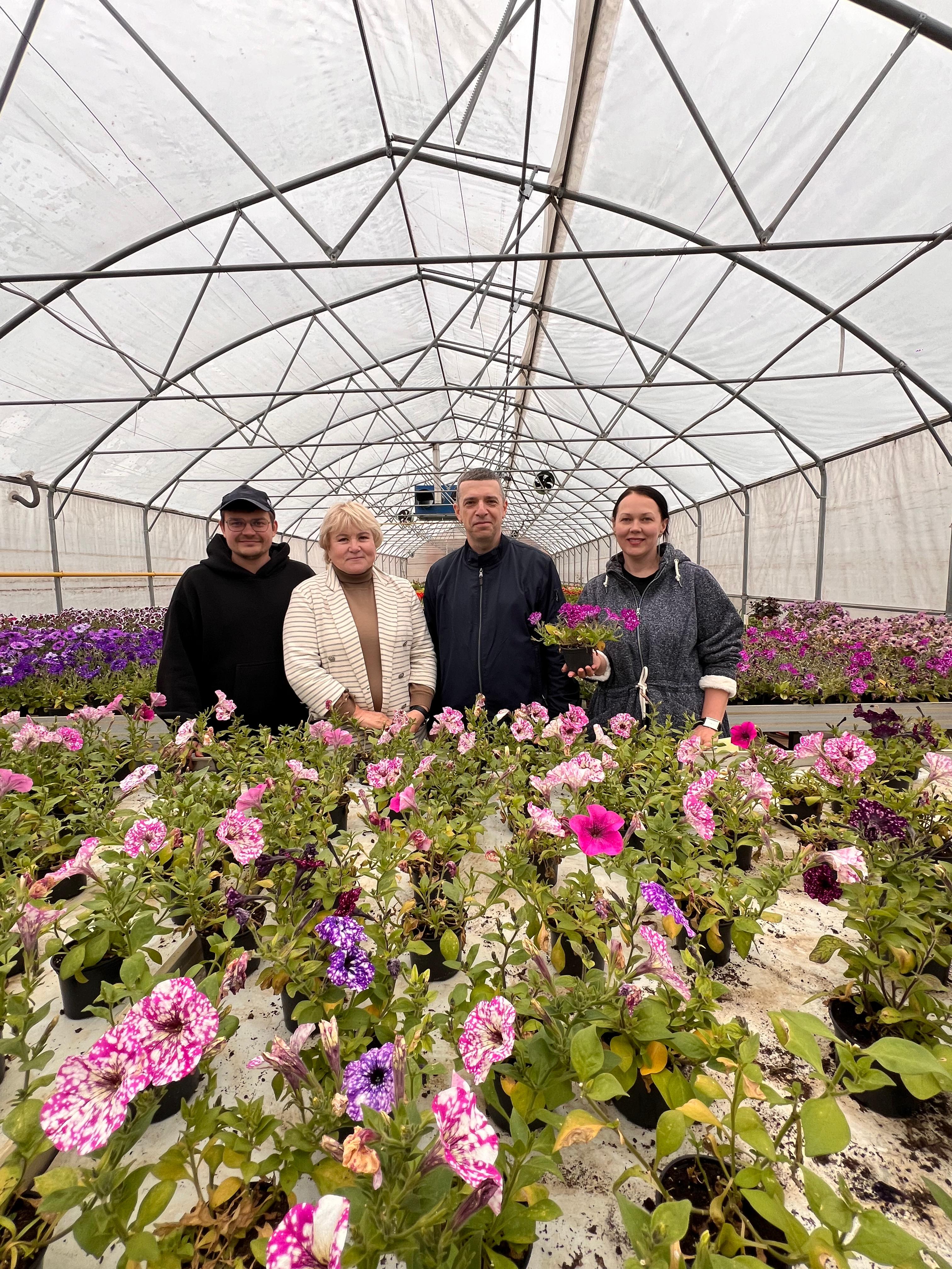 Михаил Ратнер оценил работу предприятий аграрного сектора Томского района