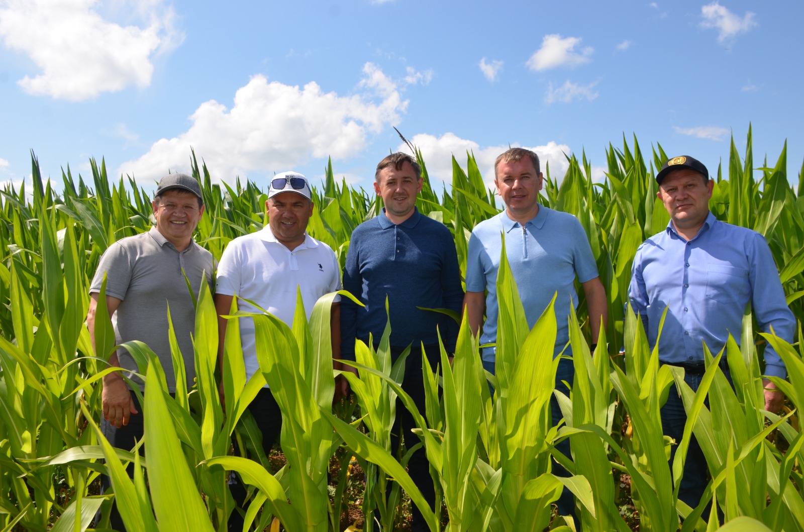 Марат Зяббаров посетил строящиеся молочные комплексы Агрызского района Татарстана