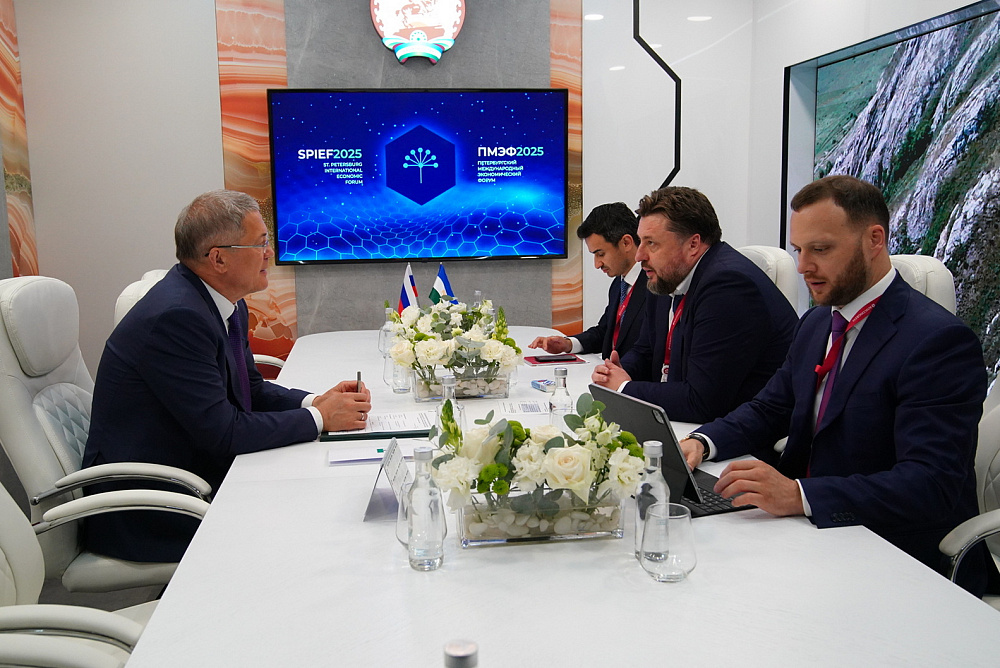 Башкортостан и «Росагролизинг» заключили на площадке ПМЭФ соглашение о создании сети машинно-технологических станций