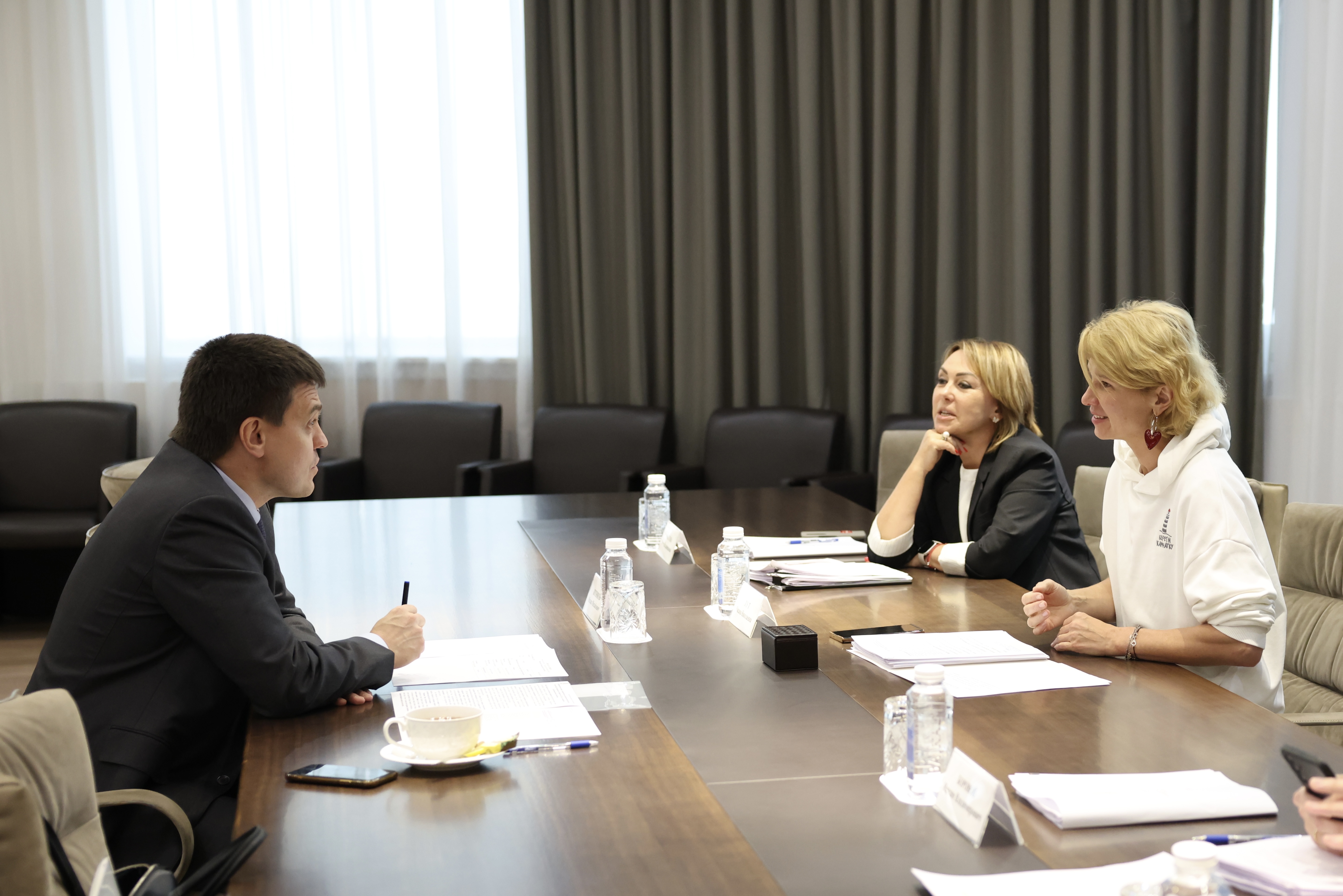 Оксана Лут и Михаил Котюков обсудили перспективы развития АПК Красноярского края