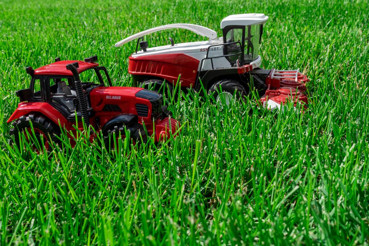 Аграрии Псковской области приобрели сельхозтехнику на сумму свыше 210 млн руб.