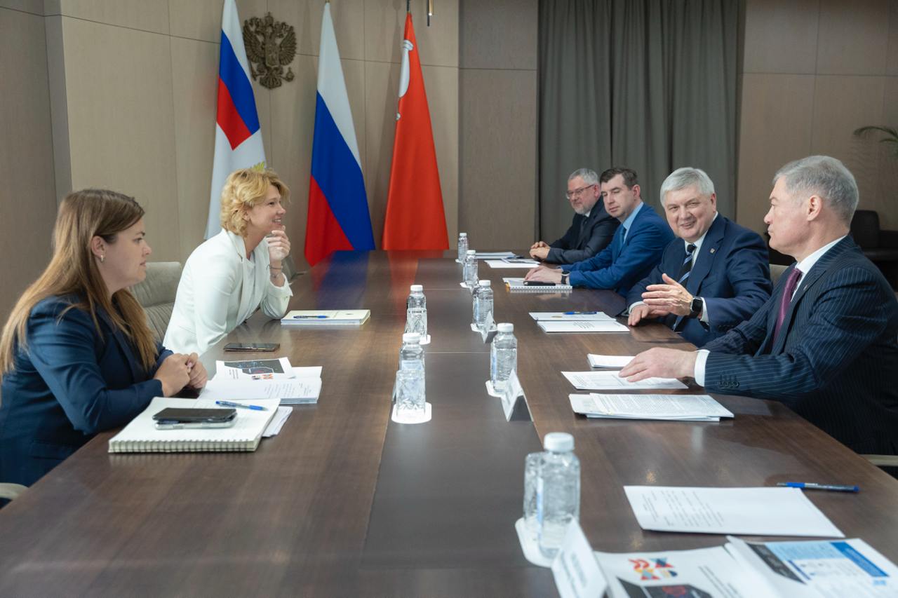 Оксана Лут обсудила приоритетные задачи развития АПК Воронежской области с Александром Гусевым