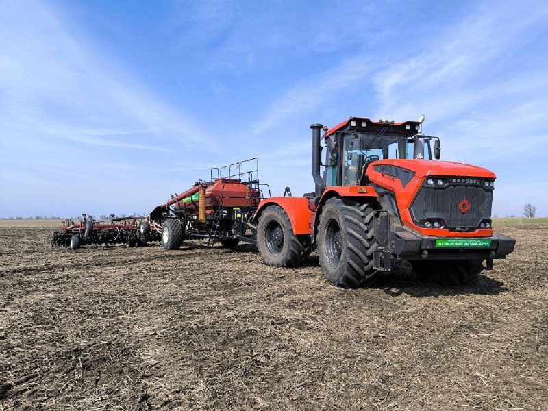 Более 90 единиц сельхозтехники приобрели аграрии ДНР в лизинг с начала года