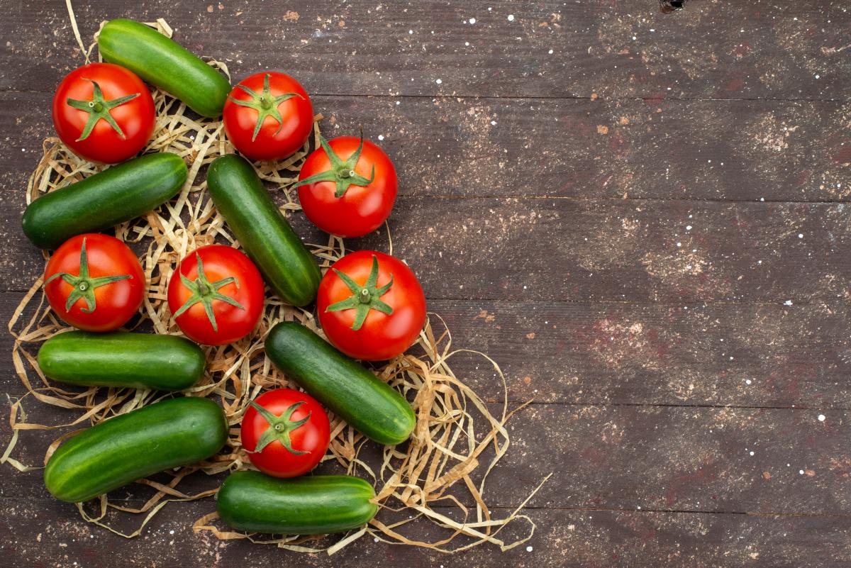 В Смоленской области за неделю подешевели свежие огурцы и помидоры