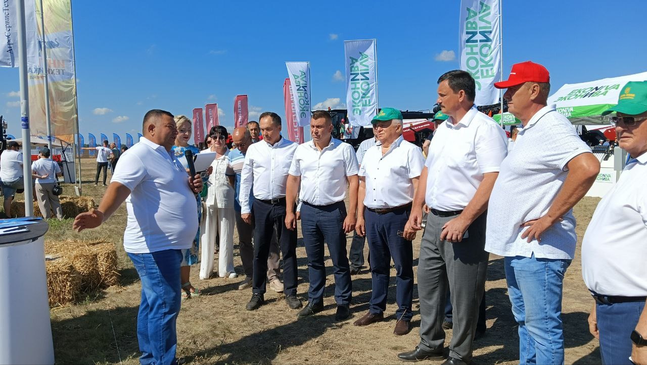 День поля «ВолгоградАГРО»: аграрии региона обсудили особенности предстоящей осенней посевной