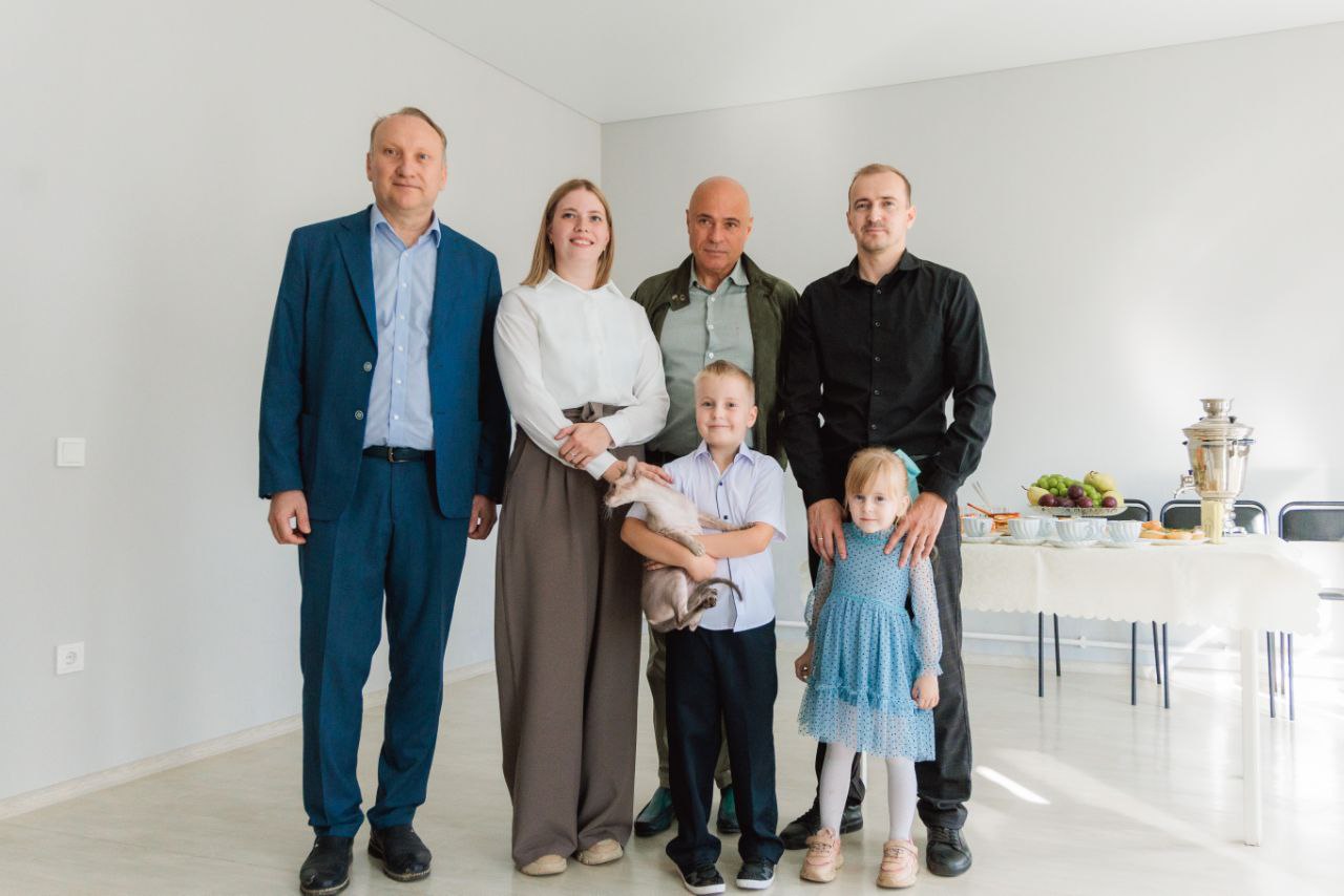 Врачи из Добровского округа Липецкой области получили ключи от новых домов