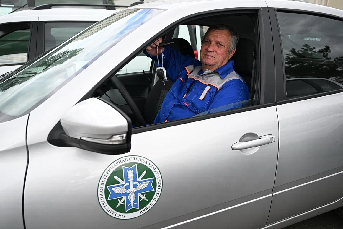 Автопарк ветеринарной службы Удмуртии пополнился на 10 единиц техники