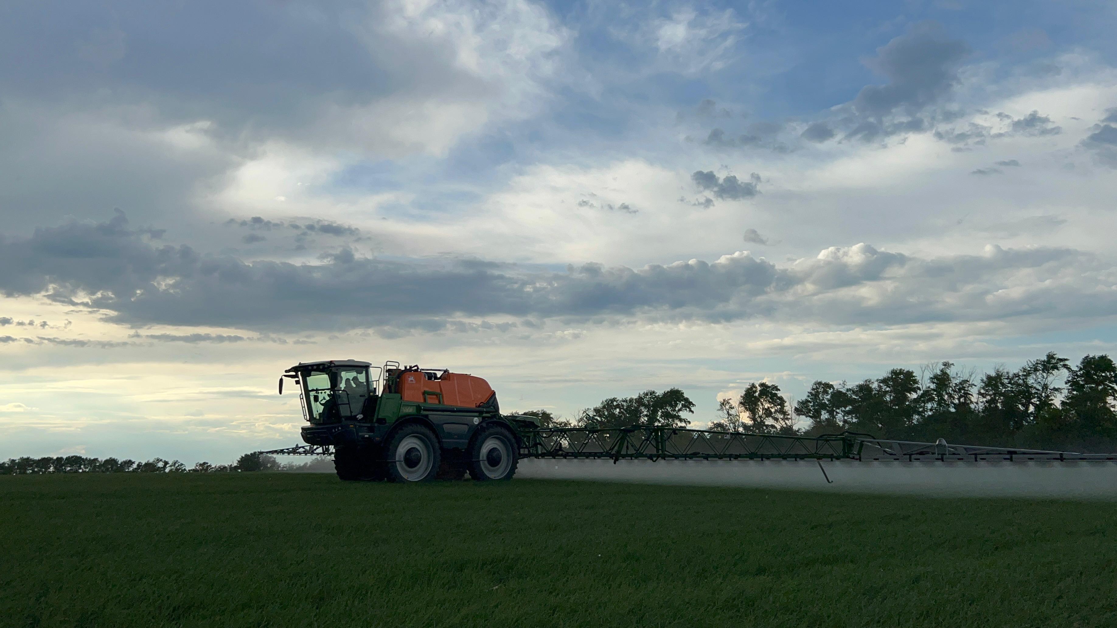 В Башкортостане набирают ход работы по уходу за посевами