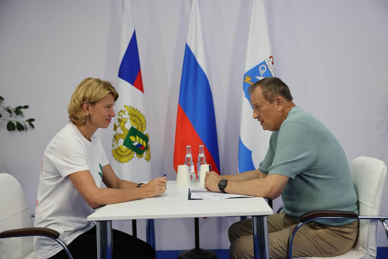 Оксана Лут ознакомилась с развитием АПК и аграрного образования в Ленинградской области