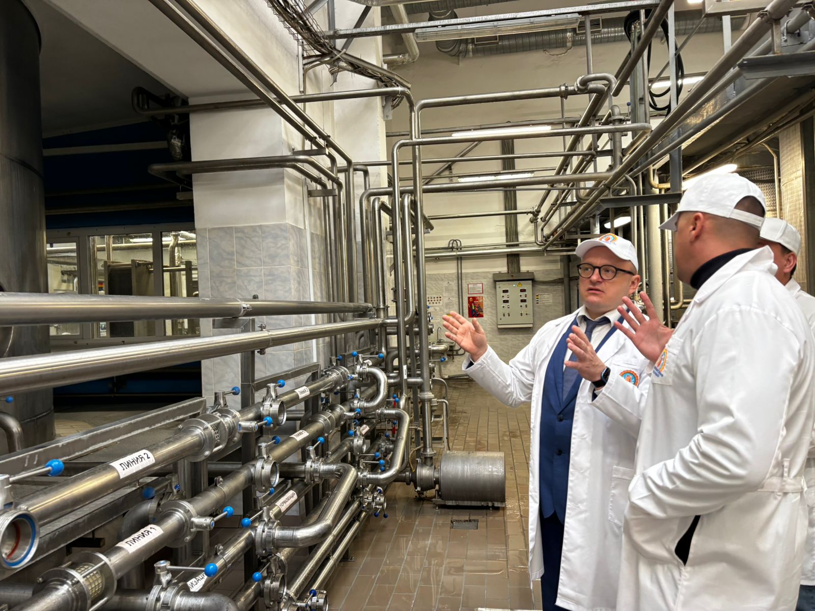 На томском заводе «Деревенское молочко» ежедневно перерабатывают до 150 тонн молока 