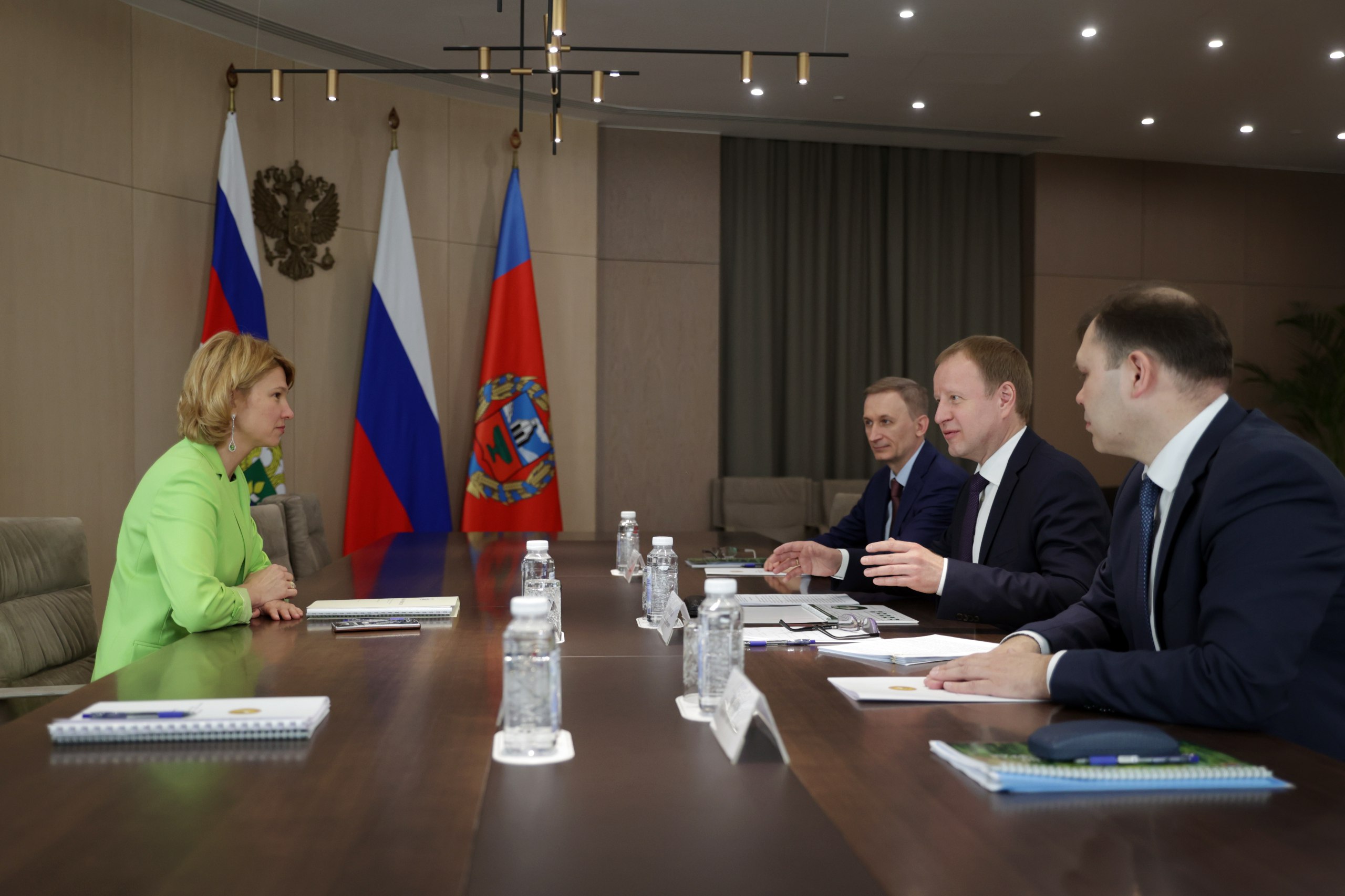 Оксана Лут и Виктор Томенко обсудили направления развития АПК Алтайского края