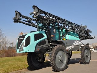 Самоходный опрыскиватель Berthoud Raptor 4240