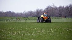 Аграрии Липецкой области вышли на подкормку озимых культур