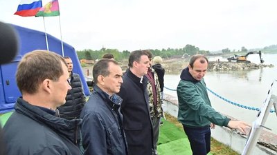 Дмитрий Патрушев осмотрел ход восстановительных работ на Федоровском гидроузле