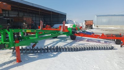 В Кривошеинском районе Томской области появился современный агрегат для обработки почвы