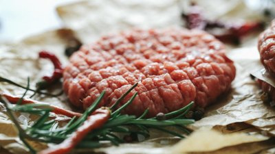Российская компания планирует выпустить на рынок клеточное мясо в 2025 году