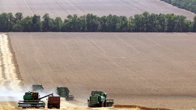 В 2023 году объем кредитных средств на сезонные полевые работы превысил 1,2 трлн рублей