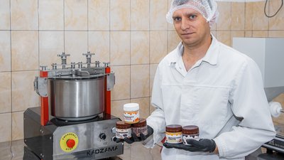 Липецкий технолог расширил производство арахисовой пасты и продает ее на маркетплейсе для натуральных продуктов