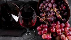 «Роскачество»: почти треть россиян выбирают вино по совету знакомых