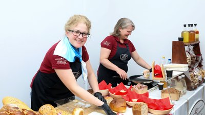 Десятки фермеров и предприятий пищевой промышленности Липецкой области представили свою продукцию местным рестораторам