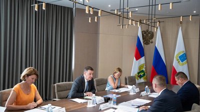 Дмитрий Патрушев обсудил направления развития АПК Саратовской области с главой региона Романом Бусаргиным