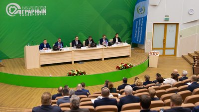 Обеспечение работы свиноводческих и птицеводческих предприятий в СЗФО обсудили в Ленинградской области