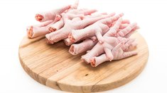 Россия стала крупнейшим поставщиком куриных лапок в Китай