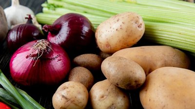 В Тверской области снизились цены на огурцы и картофель